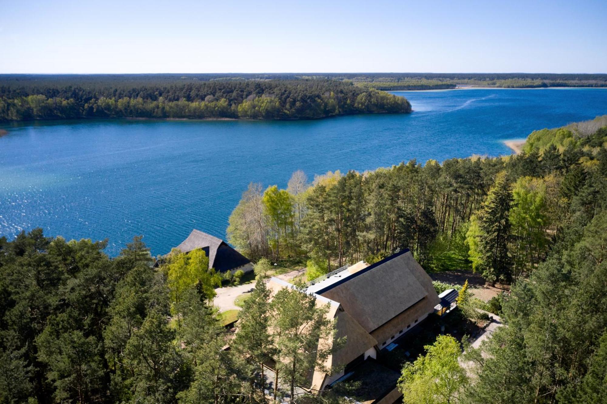 Van Der Valk Naturresort Drewitz Nossentiner Huette Eksteriør billede